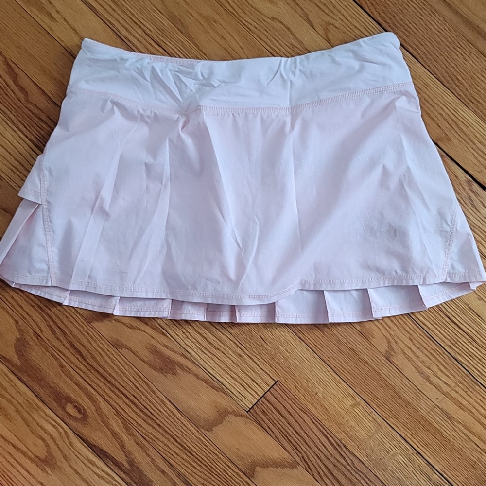 Lululemon scort, pastel pink. Med